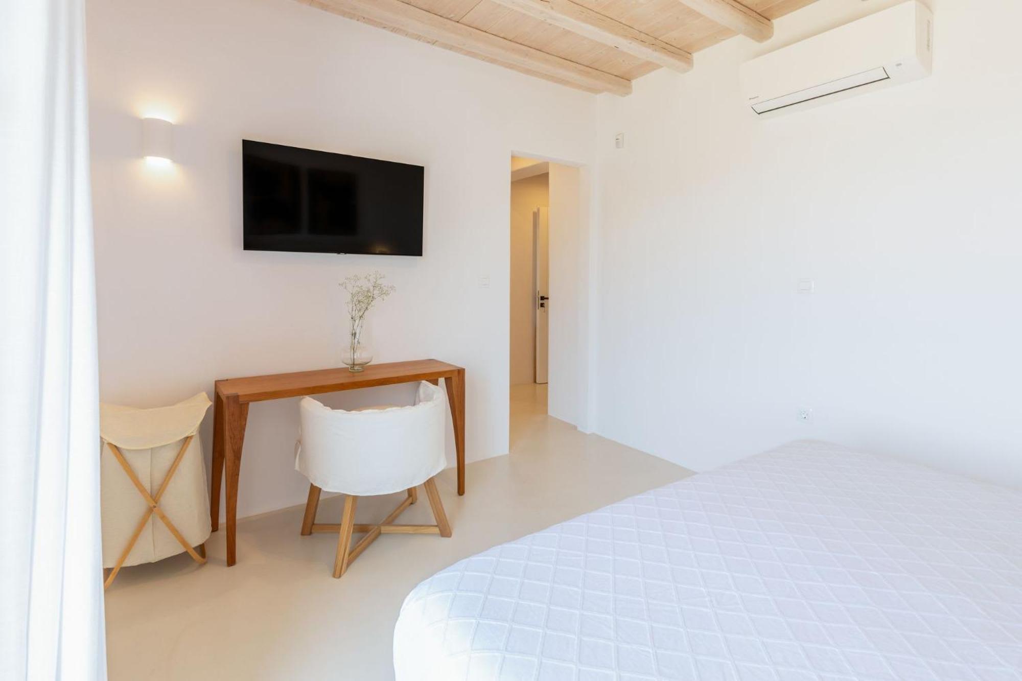 Mykonos 3 Bedroom Luxury Private Pool Views Villa